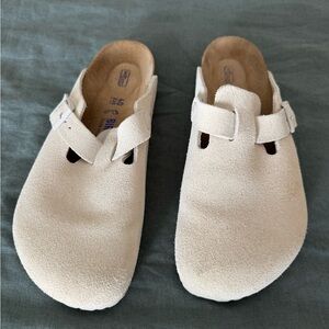 Birkenstock Boston Soft Footbed Suede Antique White
